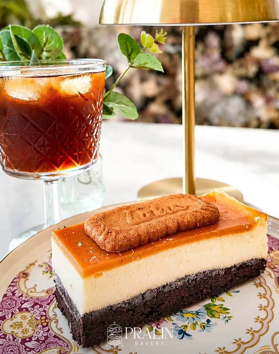 Lotus cheesecake