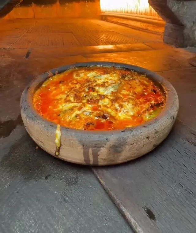 Kiremitte kaşarlı tavuk